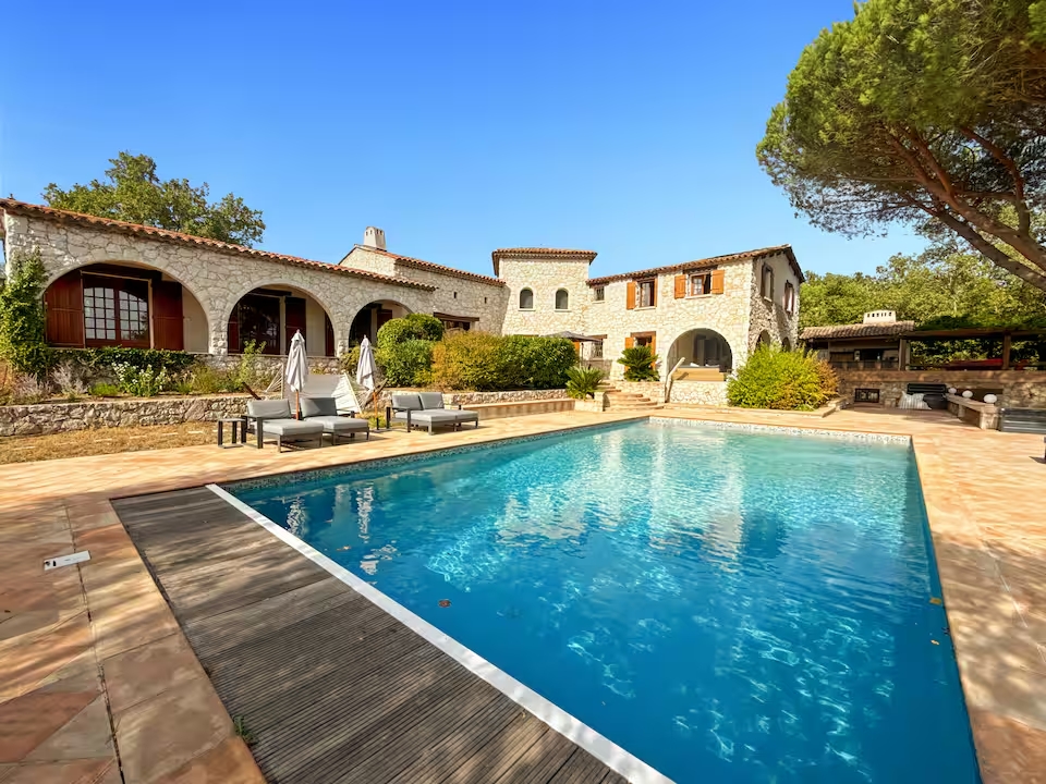 Villa prestige avec piscine dans le Var — conciergerie Éclaireurs d'Argens
